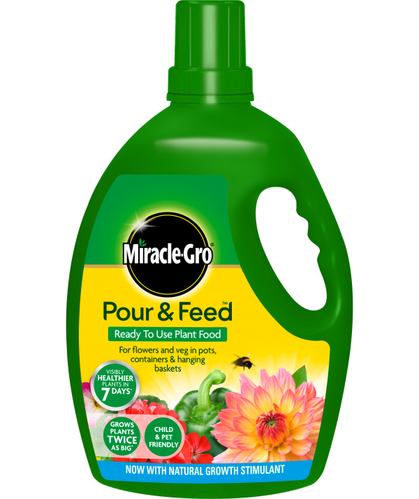 Miracle Gro® Pour & Feed 3L